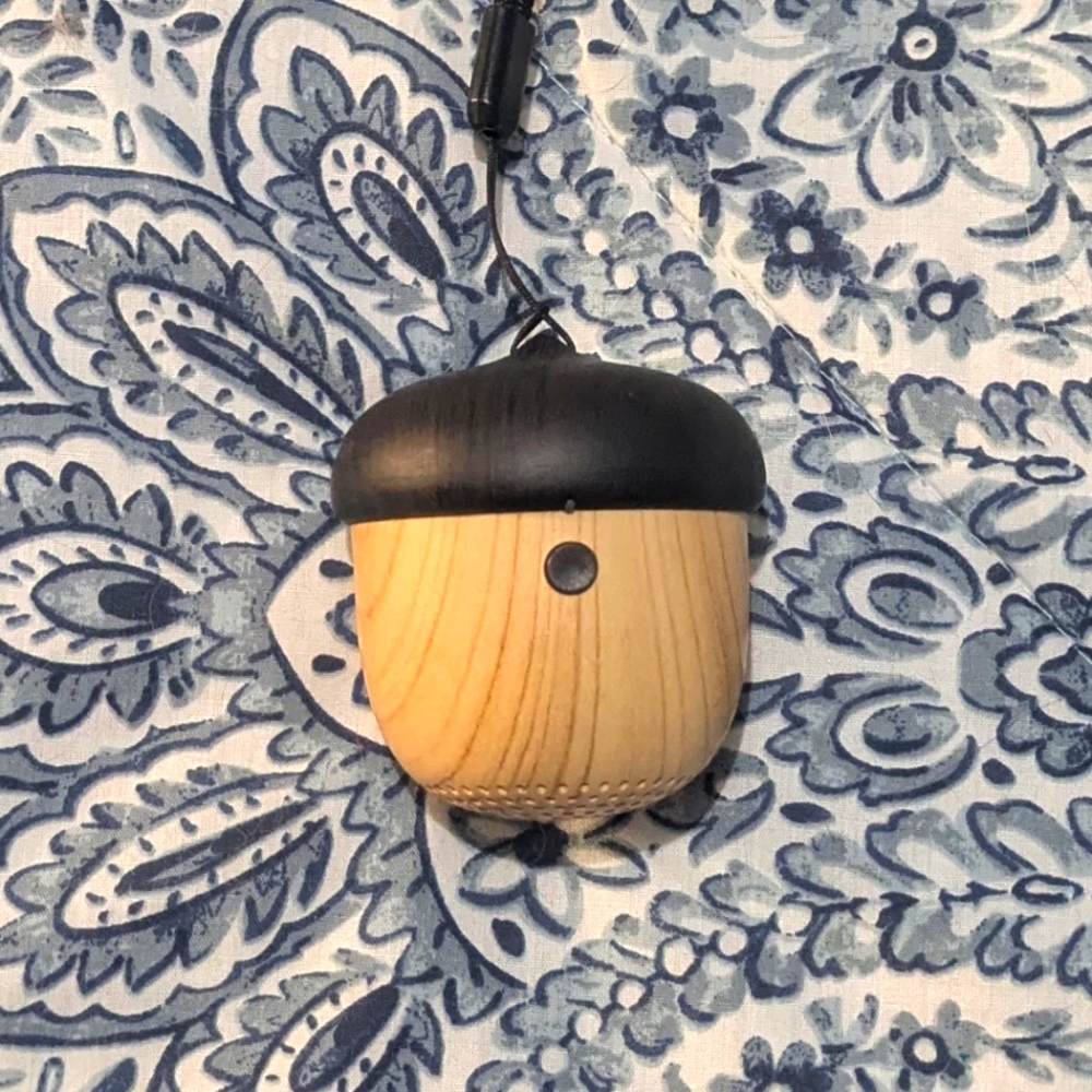 AVWOO Nutlets Mini Acorn Bluetooth Speaker